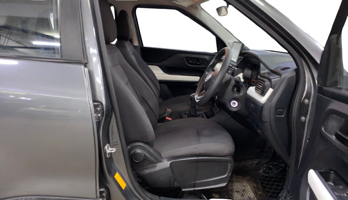 2022 Tata PUNCH PURE MT, Petrol, Manual, 22,591 km, Right Side Front Door Cabin