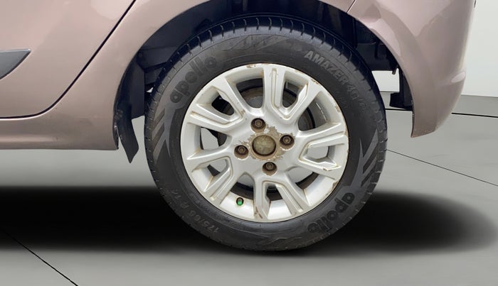 2016 Tata Tiago XZ PETROL, Petrol, Manual, 1,21,915 km, Left Rear Wheel