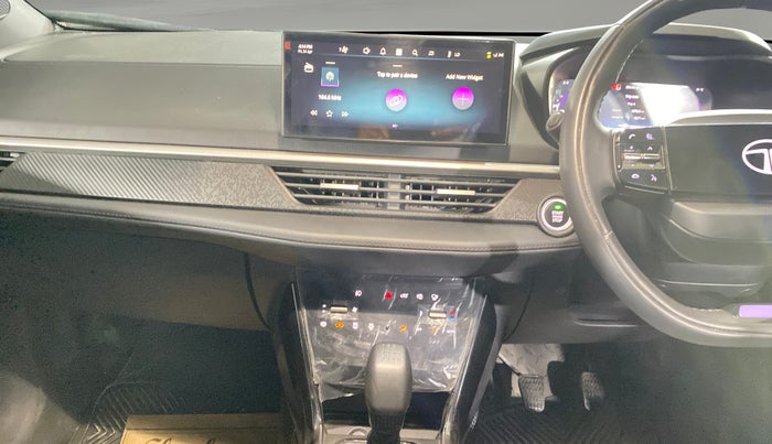 2024 Tata NEXON FEARLESS + SUNROOF DUAL TONE 1.2 PETROL, Petrol, Manual, 4,075 km, Air Conditioner