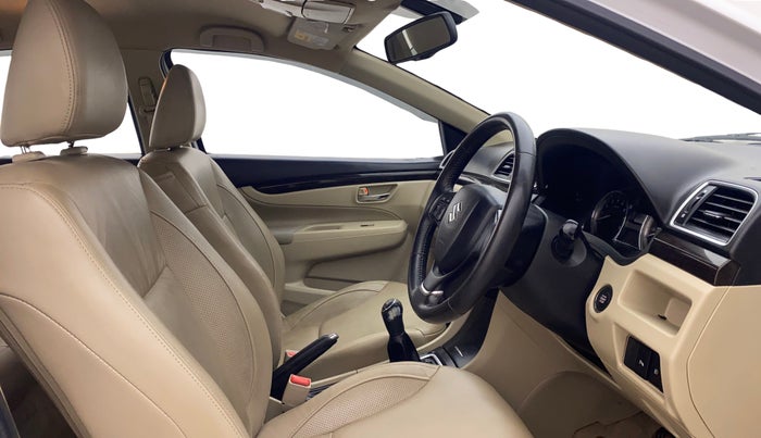 2016 Maruti Ciaz ZXI+, Petrol, Manual, 33,951 km, Right Side Front Door Cabin