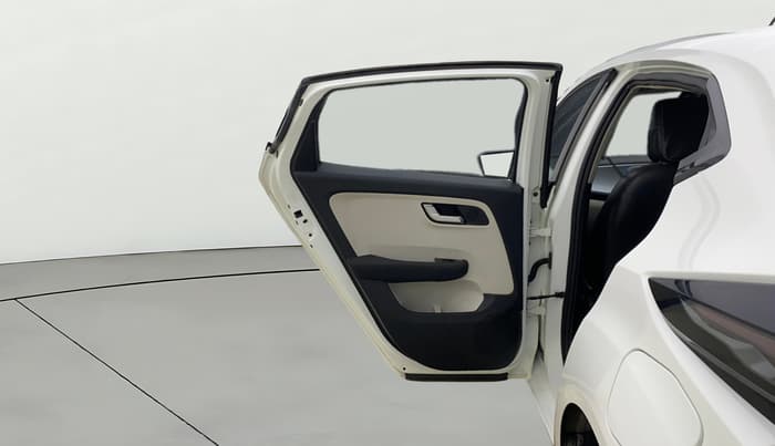 2022 Tata ALTROZ XZ DIESEL, Diesel, Manual, 88,395 km, LHS Rear Door