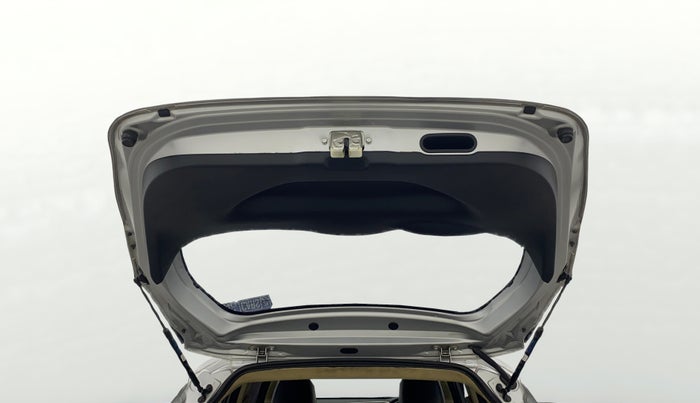 2016 Honda Jazz 1.2L I-VTEC SV, Petrol, Manual, 83,707 km, Boot Door Open