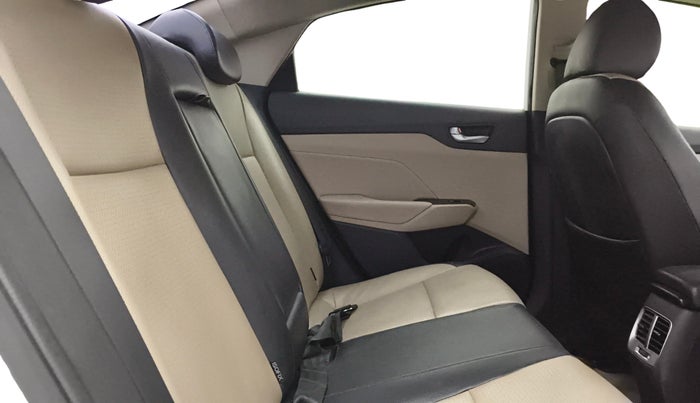 2018 Hyundai Verna 1.6 VTVT SX O, Petrol, Manual, 1,11,324 km, Right Side Rear Door Cabin