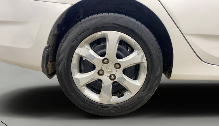 2012 Hyundai Verna FLUIDIC 1.4 VTVT, Petrol, Manual, 1,40,443 km, Right Rear Wheel