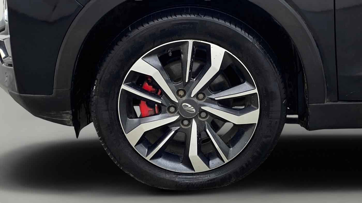 2019 Mahindra XUV300 W8 (O) 1.2 PETROL, Petrol, Manual, 82,849 km, Left Front Wheel