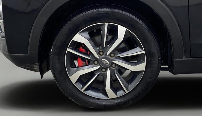 2019 Mahindra XUV300 W8 (O) 1.2 PETROL, Petrol, Manual, 82,849 km, Left Front Wheel