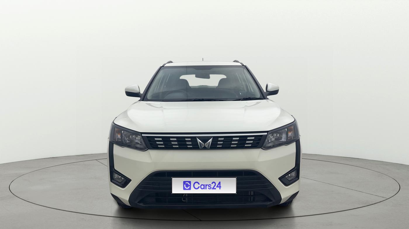 2022 Mahindra XUV300 W6 1.2 PETROL, Petrol, Manual, 20,824 km, Front