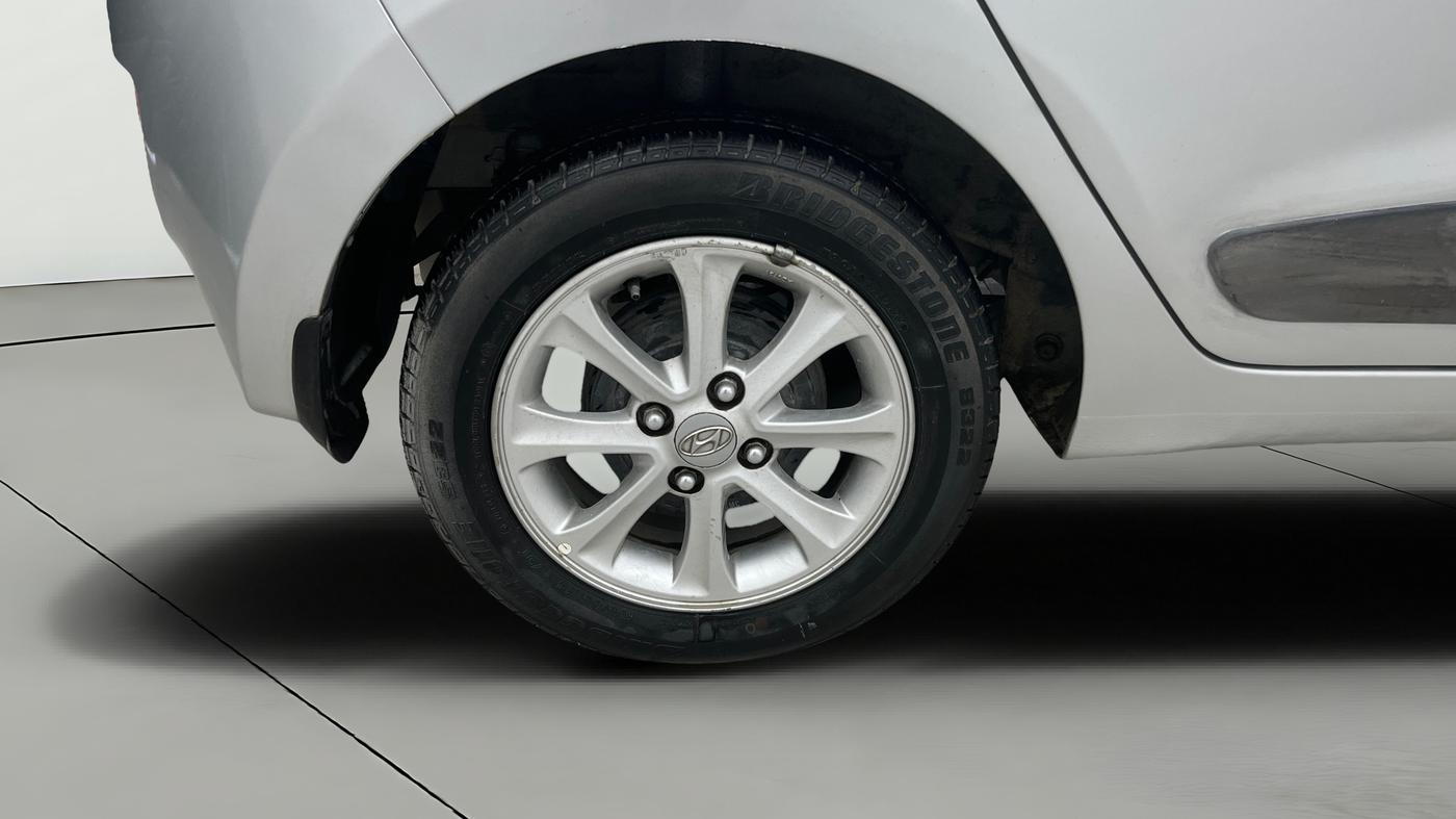 2015 Hyundai Grand i10 ASTA AT 1.2 KAPPA VTVT, Petrol, Automatic, 78,909 km, Right Rear Wheel