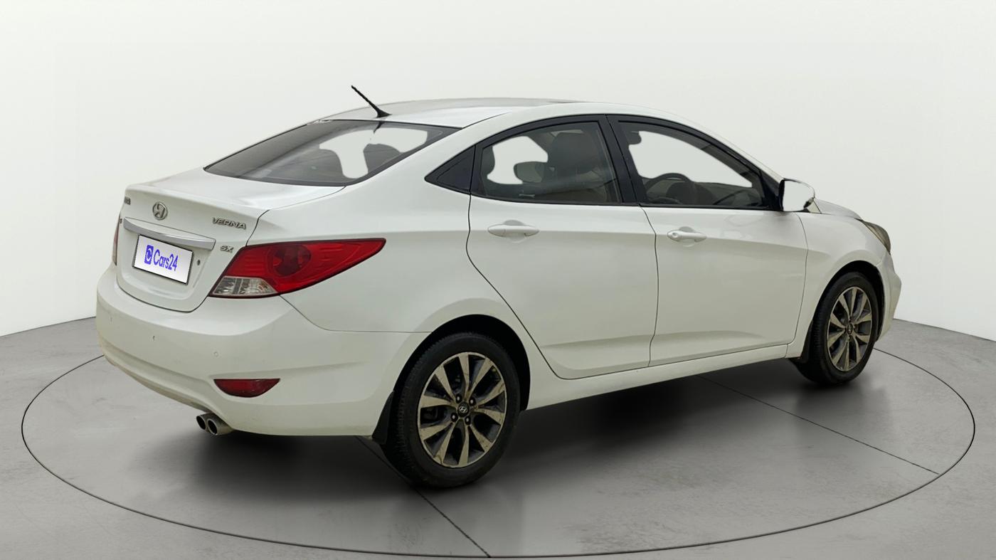2013 Hyundai Verna FLUIDIC 1.6 VTVT SX, Petrol, Manual, 69,987 km, Right Back Diagonal