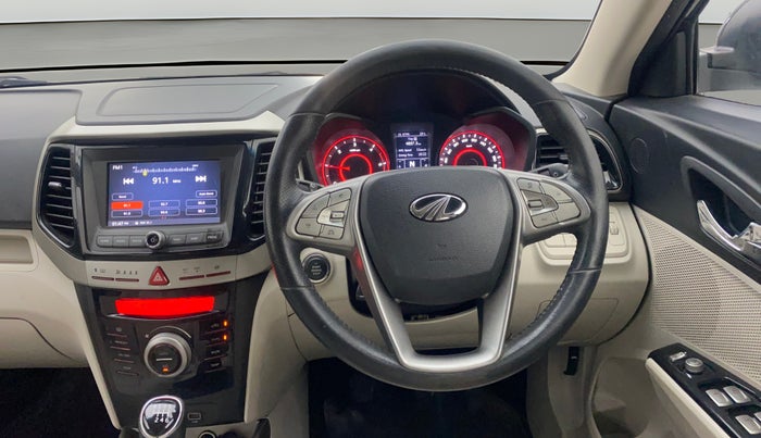 2019 Mahindra XUV300 W8 (O) 1.5 DIESEL, Diesel, Manual, 87,870 km, Steering Wheel Close Up