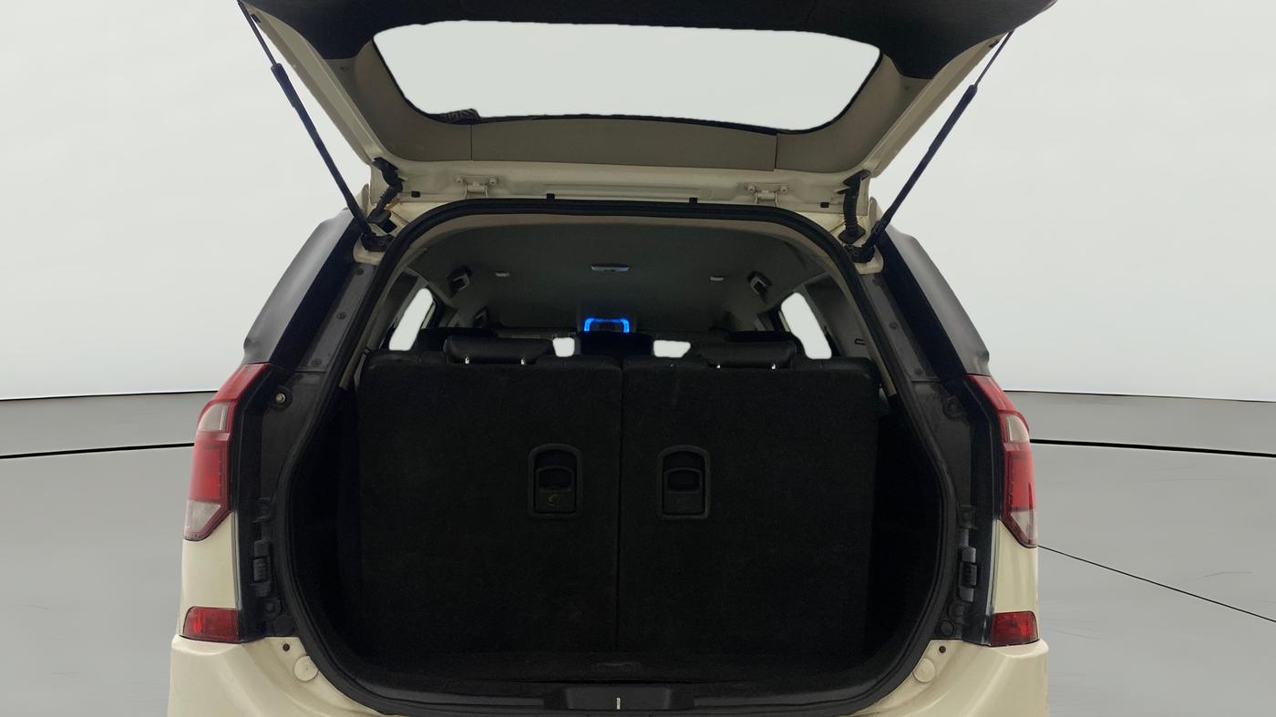2019 Mahindra XUV500 W7, Diesel, Manual, 1,40,404 km, Boot Open Zoomed View