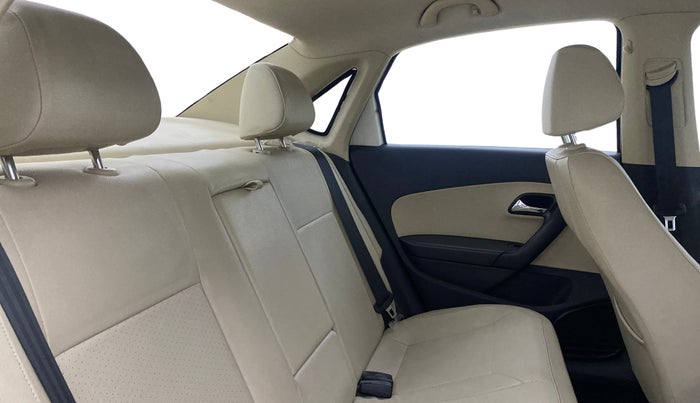 2017 Skoda Rapid STYLE 1.6 MPI AT, Petrol, Automatic, 54,614 km, Right Side Rear Door Cabin