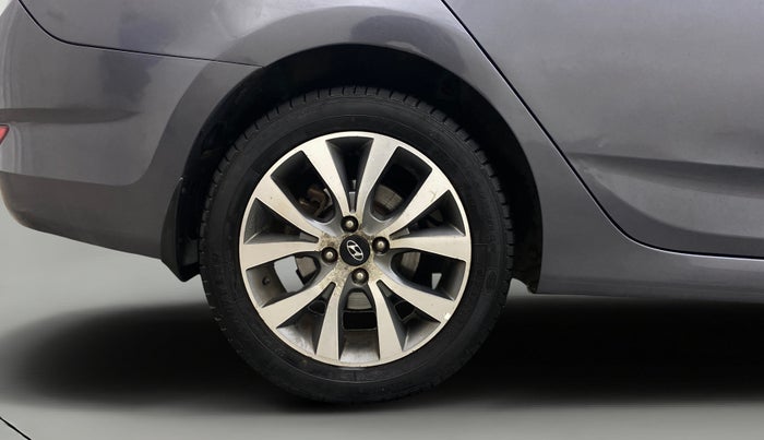 2014 Hyundai Verna FLUIDIC 1.6 CRDI SX AT, Diesel, Automatic, 99,487 km, Right Rear Wheel