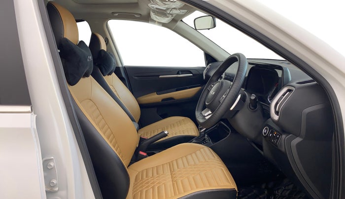 2025 KIA SONET HTX 1.5 AT, Diesel, Automatic, 27,399 km, Right Side Front Door Cabin