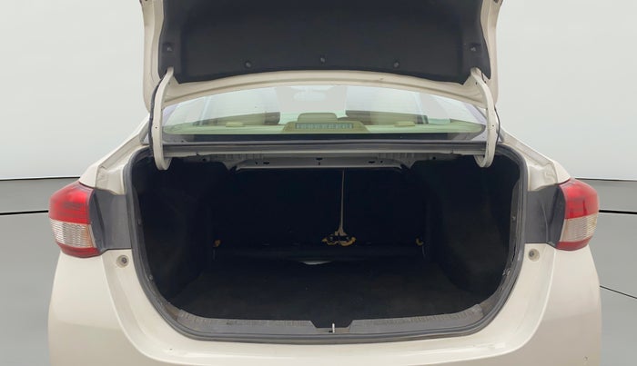 2018 Toyota YARIS V MT, Petrol, Manual, 1,27,552 km, Boot Open Zoomed View