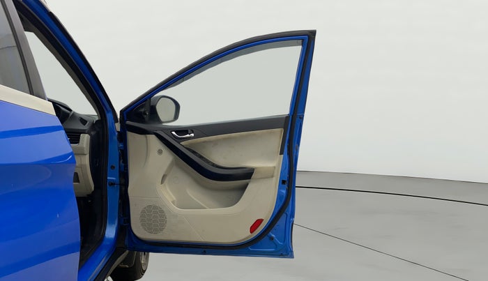 2020 Tata NEXON XZA PLUS (O) PETROL DUAL TONE, Petrol, Automatic, 55,936 km, RHS Front Door