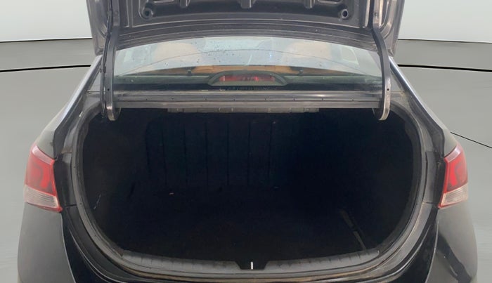 2018 Hyundai Verna 1.6 SX (O) CRDI MT, Diesel, Manual, 1,34,560 km, Boot Open Zoomed View