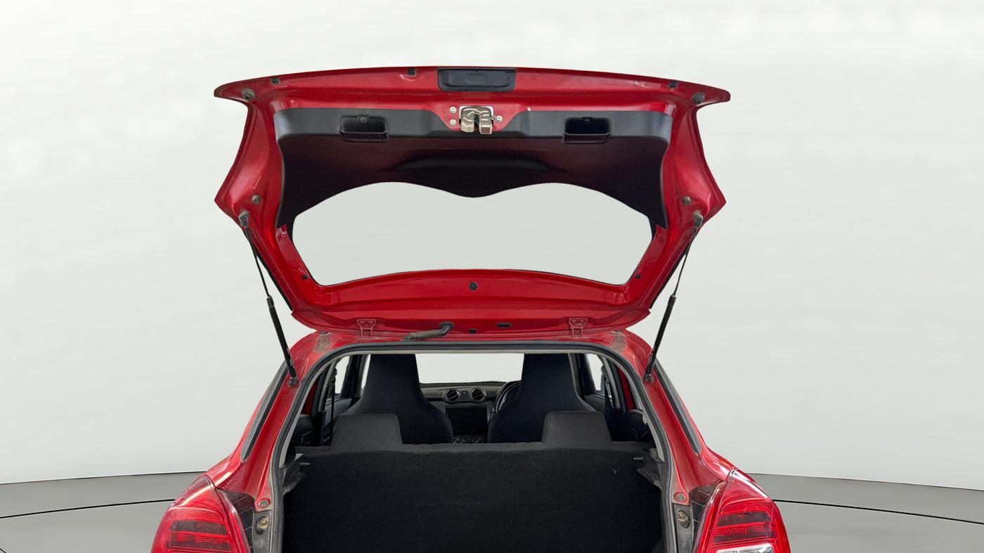 2020 Maruti Swift LXI, Petrol, Manual, 32,975 km, Boot Door Open