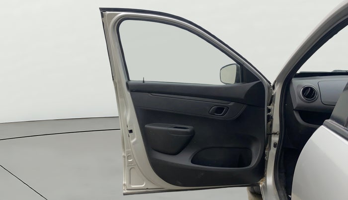 2017 Renault Kwid RXT 1.0 AMT, Petrol, Automatic, 53,992 km, LHS Front Door