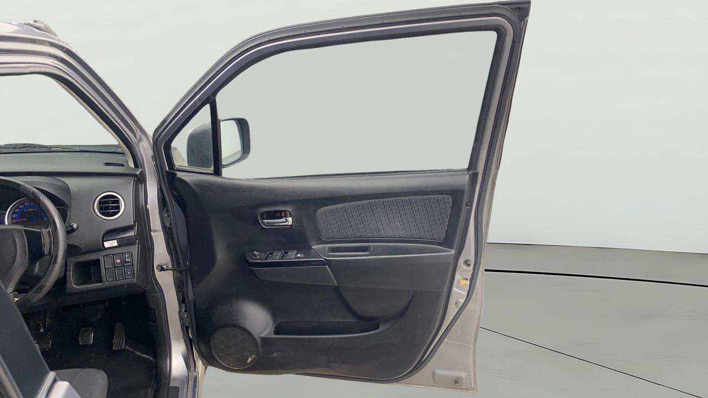 2014 Maruti Wagon R Stingray VXI, Petrol, Manual, 63,088 km, RHS Front Door