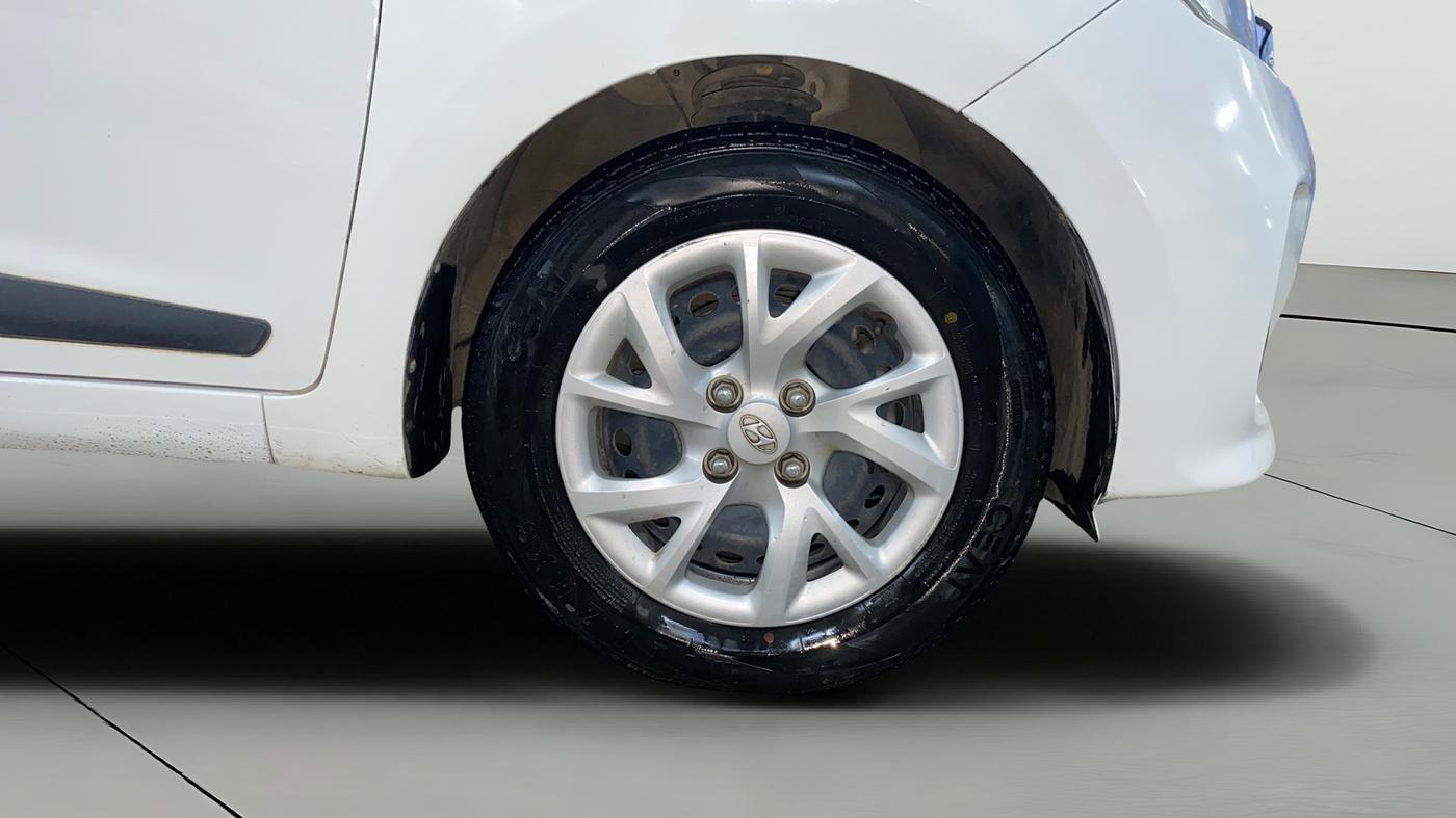 2018 Hyundai Grand i10 SPORTZ 1.2 KAPPA VTVT, Petrol, Manual, 34,083 km, Right Front Wheel
