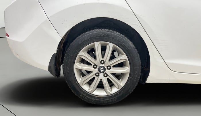 2016 Hyundai New Elantra 1.8 SX AT VTVT, Petrol, Automatic, 1,05,897 km, Right Rear Wheel