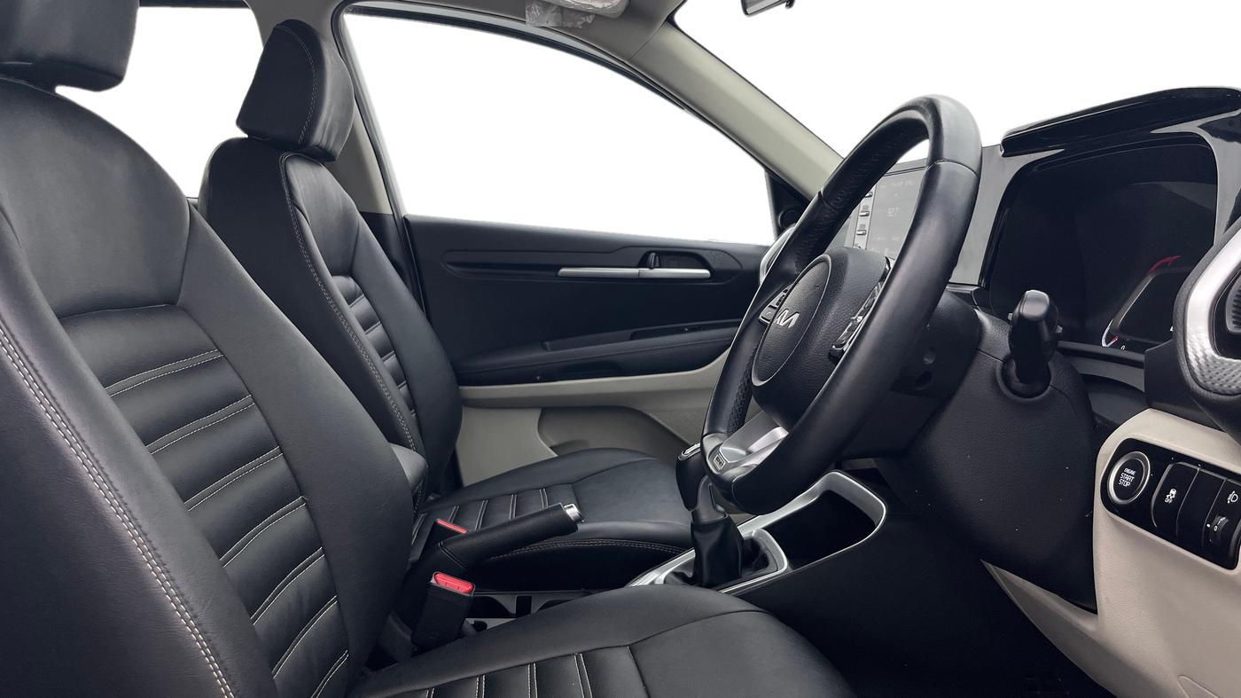 2021 KIA SONET HTX 1.5, Diesel, Manual, 64,663 km, Right Side Front Door Cabin