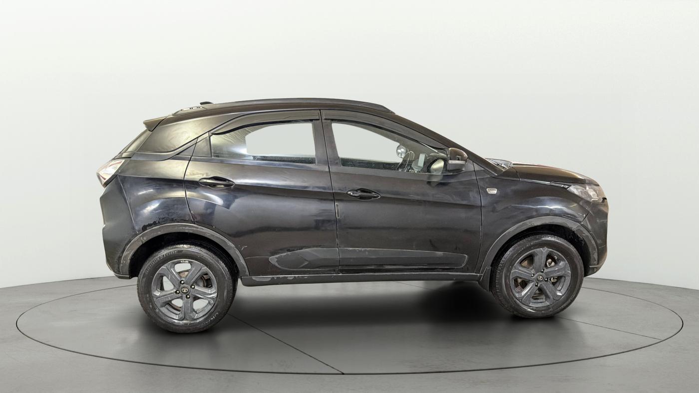 2022 Tata NEXON XZA PLUS (O) DIESEL DARK EDITION, Diesel, Automatic, 98,286 km, Right Side View