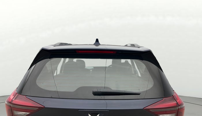 2022 Mahindra XUV700 AX 5 P MT 5 STR, Petrol, Manual, 46,331 km, Rear Windshield