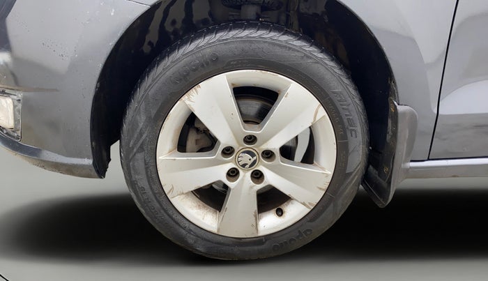 2017 Skoda Rapid AMBITION 1.6 MPI MT, Petrol, Manual, 34,644 km, Left Front Wheel