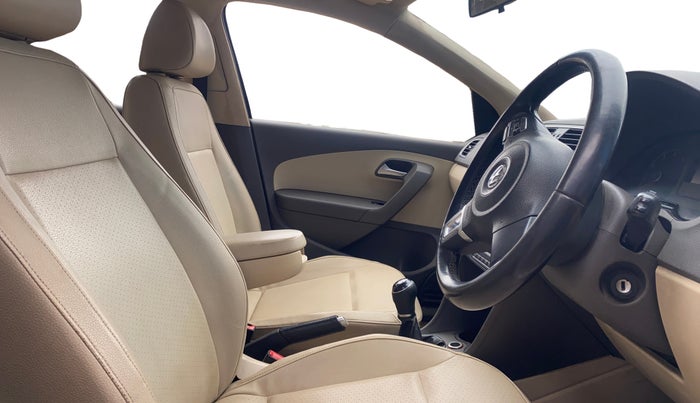 2013 Volkswagen Vento HIGHLINE 1.6 MPI, Petrol, Manual, 1,17,067 km, Right Side Front Door Cabin