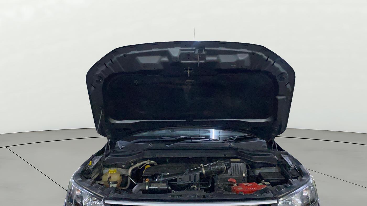 2023 Mahindra XUV300 W6 1.2 PETROL, Petrol, Manual, 41,020 km, Open Bonet