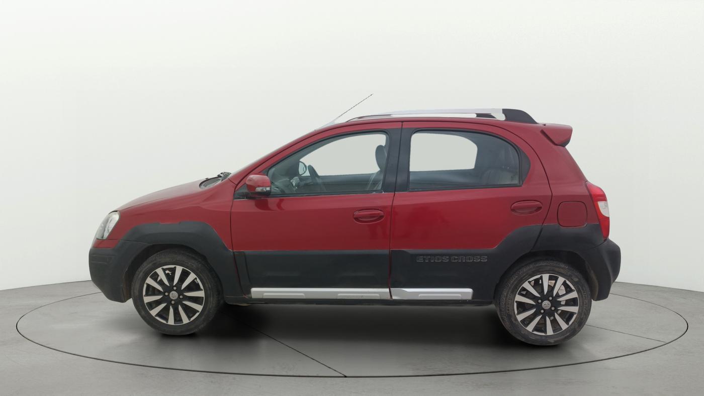2014 Toyota Etios CROSS 1.2 G, Petrol, Manual, 96,562 km, Left Side