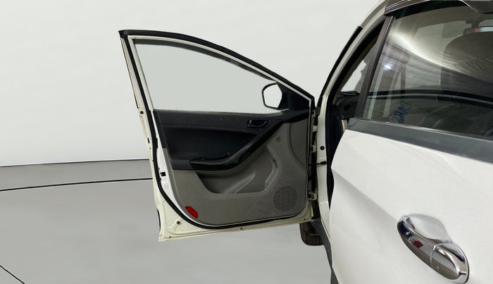 2019 Tata NEXON XM PETROL, Petrol, Manual, 25,690 km, LHS Front Door