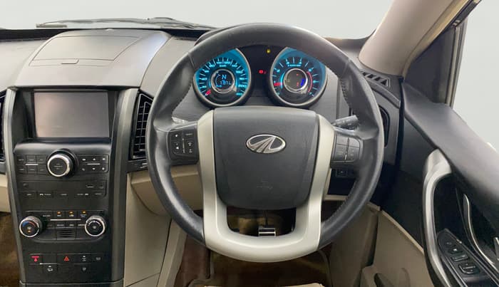 2017 Mahindra XUV500 W10, Diesel, Manual, 72,010 km, Steering Wheel Close Up