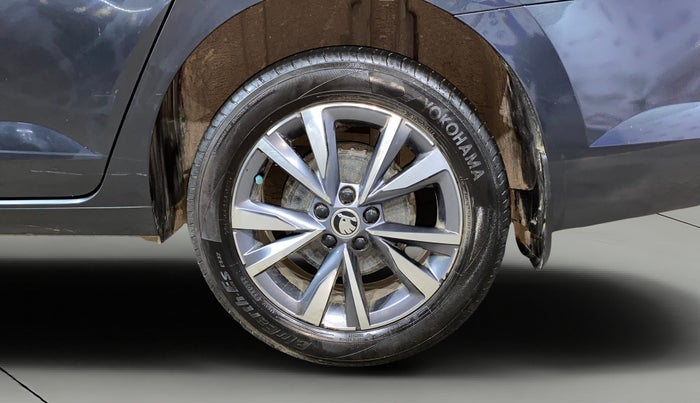 2022 Skoda SLAVIA STYLE 1.0L TSI AT, Petrol, Automatic, 28,140 km, Left Rear Wheel