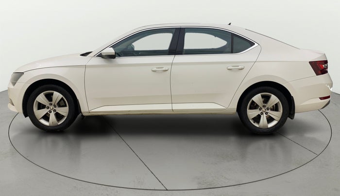 2018 Skoda Superb STYLE 1.8 TSI AT, Petrol, Automatic, 65,647 km, Left Side