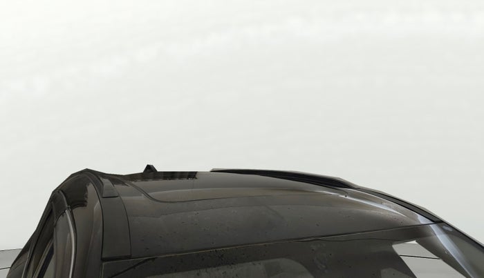 2022 Mahindra XUV700 AX 7 P MT 7 STR, Petrol, Manual, 31,275 km, Roof