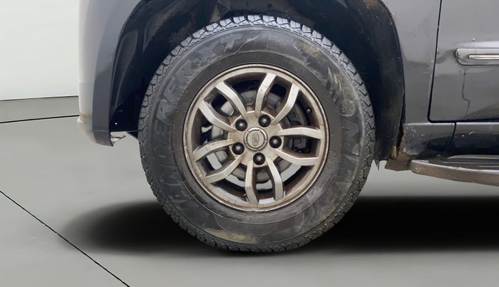 2018 Mahindra TUV300 T10, Diesel, Manual, 99,305 km, Left Front Wheel