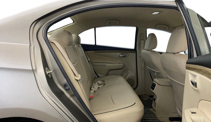 2018 Maruti Ciaz SIGMA 1.5 SHVS MT  PETROL, Petrol, Manual, 31,758 km, Right Side Rear Door Cabin