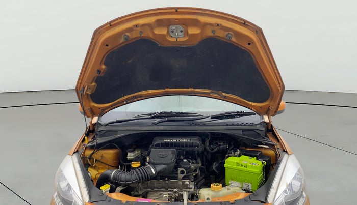 2017 Tata Tiago XT PETROL, Petrol, Manual, 70,783 km, Open Bonet