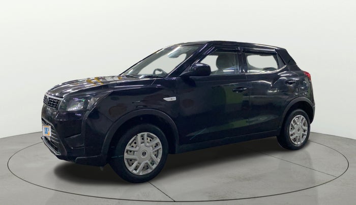 2022 Mahindra XUV300 W4 1.2 PETROL, Petrol, Manual, 26,197 km, Left Front Diagonal