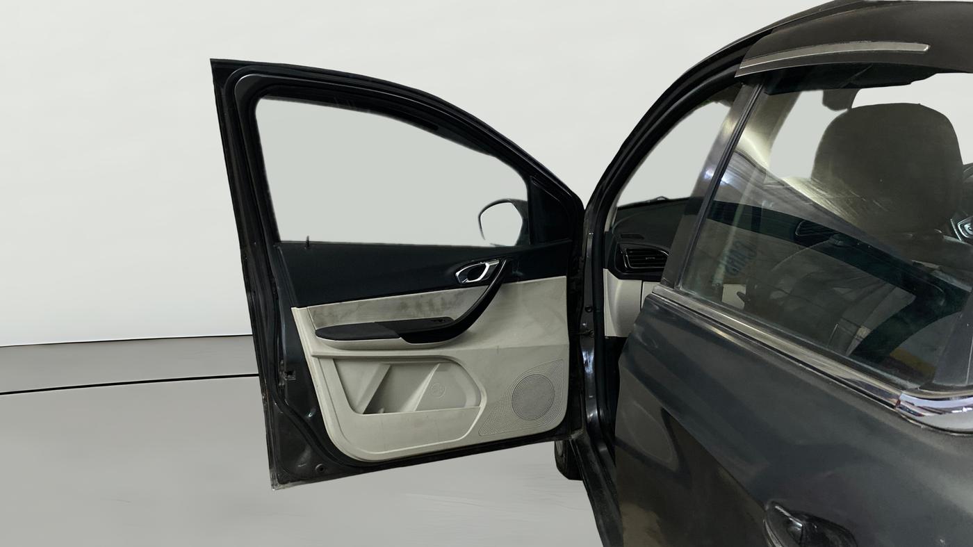 2022 Tata TIGOR XZ PLUS CNG, CNG, Manual, 1,00,828 km, LHS Front Door