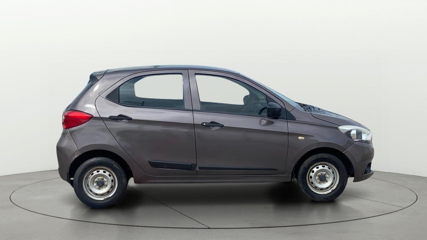 2017 Tata Tiago XE DIESEL, Diesel, Manual, 47,552 km, Right Side View