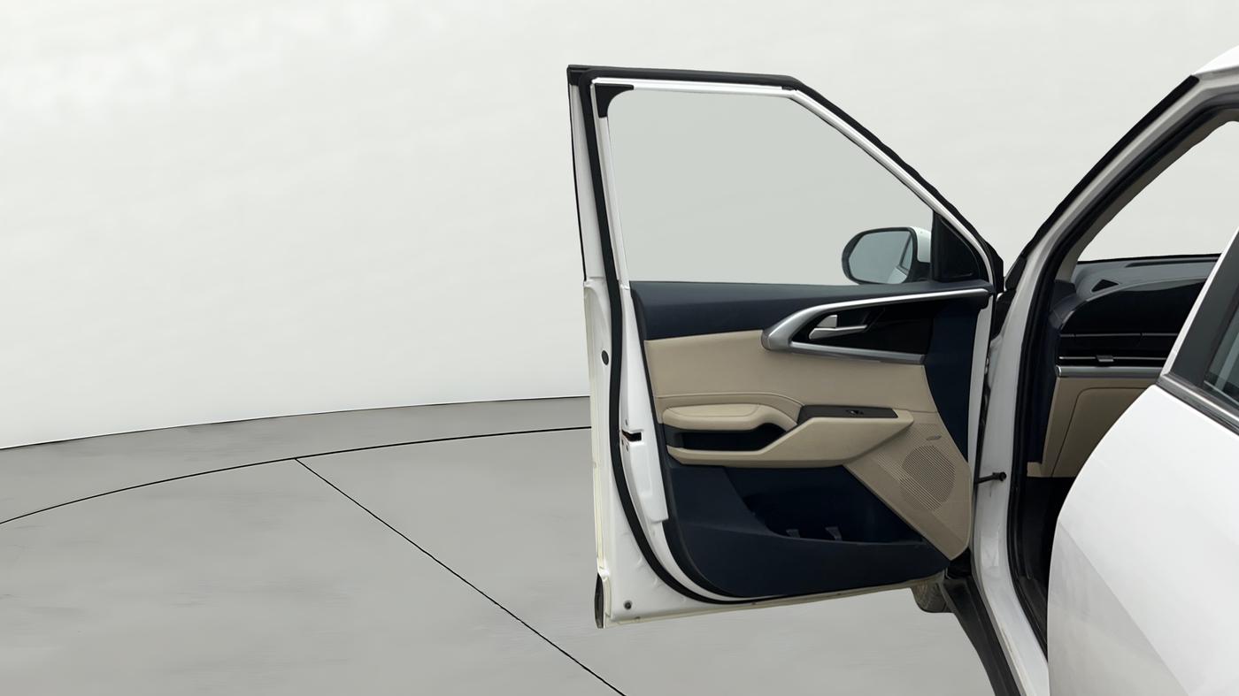 2023 KIA CARENS LUXURY PLUS 1.5 DIESEL AT 7 STR, Diesel, Automatic, 47,522 km, LHS Front Door
