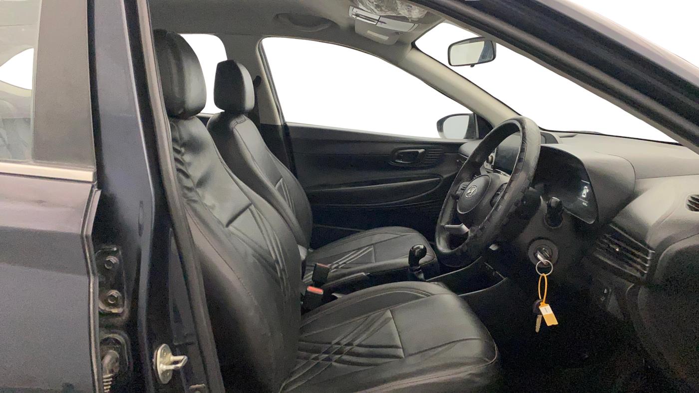 2022 Hyundai NEW I20 SPORTZ 1.2 MT, Petrol, Manual, 96,224 km, Right Side Front Door Cabin