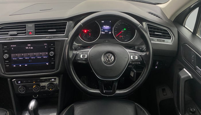 2017 Volkswagen TIGUAN COMFORTLINE TDI AT, Diesel, Automatic, 97,789 km, Steering Wheel Close Up