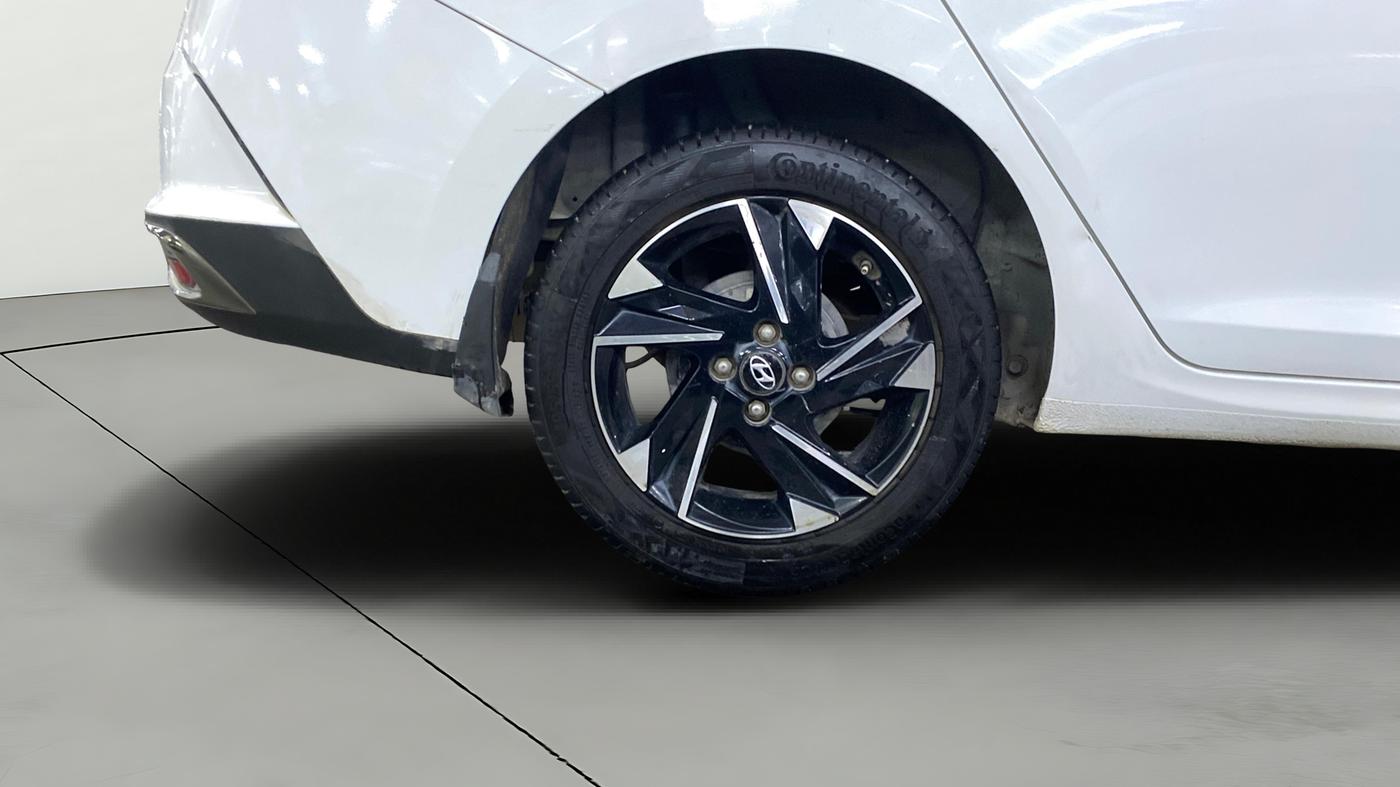 2022 Hyundai Verna SX (O) 1.5 VTVT IVT, Petrol, Automatic, 64,925 km, Right Rear Wheel