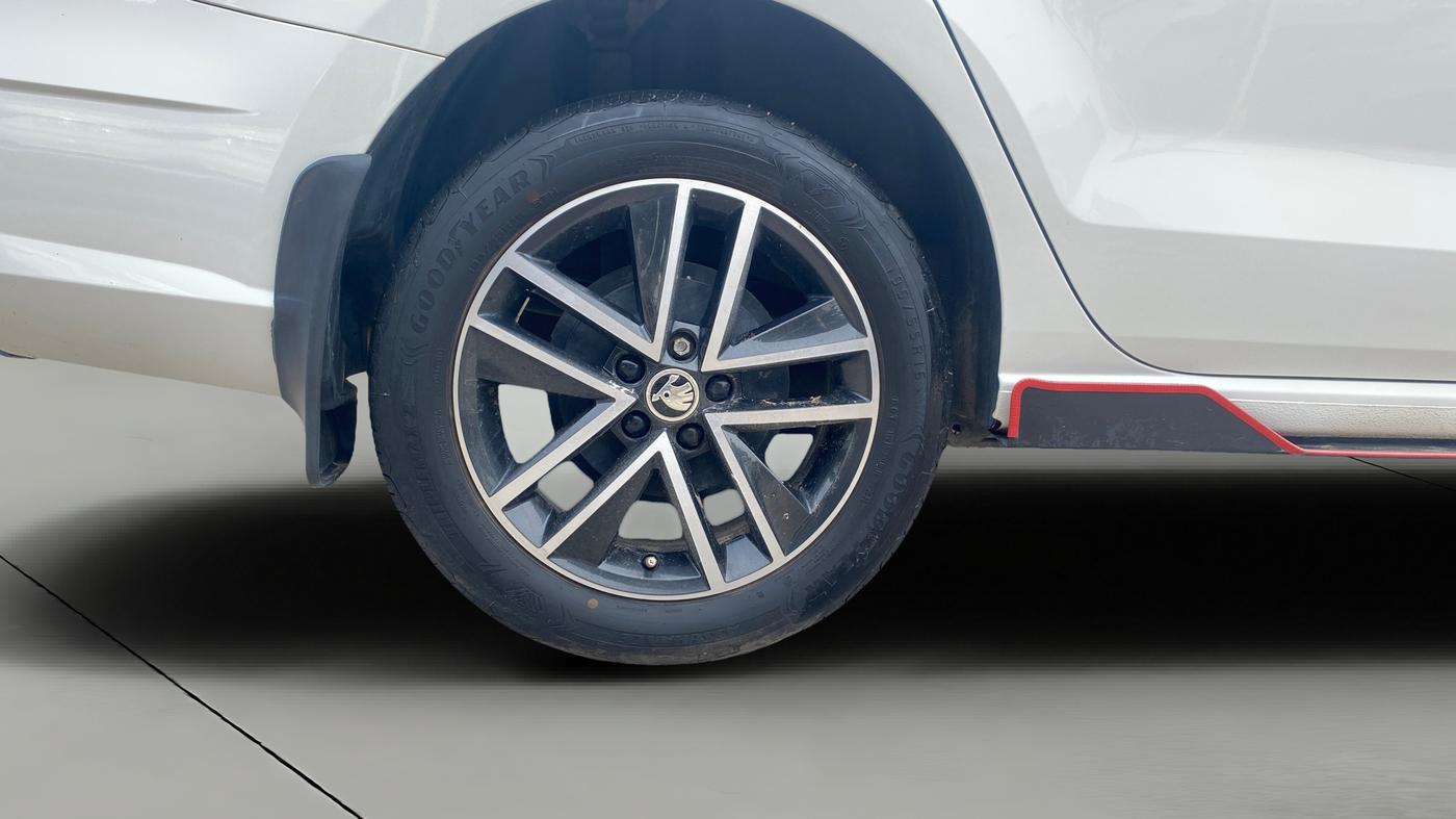 2020 Skoda Rapid STYLE TSI, Petrol, Manual, 43,697 km, Right Rear Wheel
