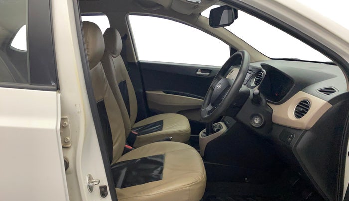 2015 Hyundai Xcent S 1.2, Petrol, Manual, 66,939 km, Right Side Front Door Cabin